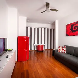 Bright House In דירה